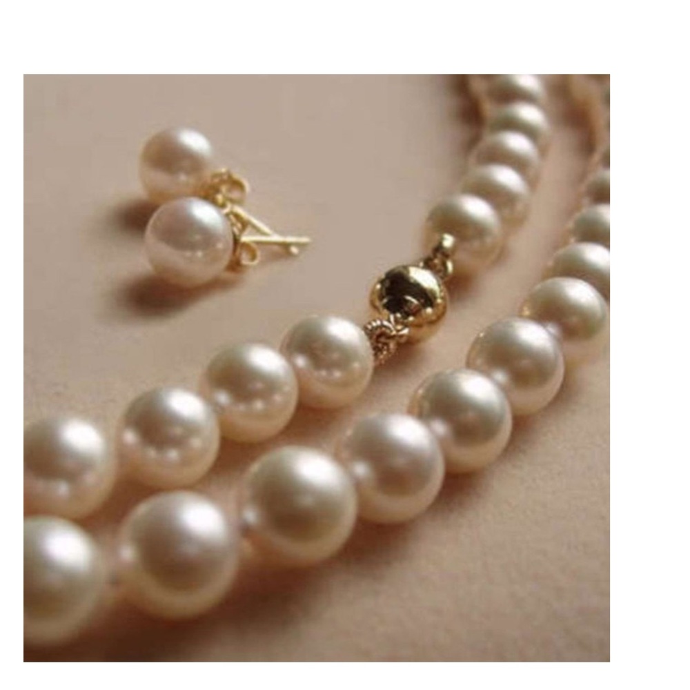 White Akoya shell pearl necklace earrings set - Picture 4 of 4